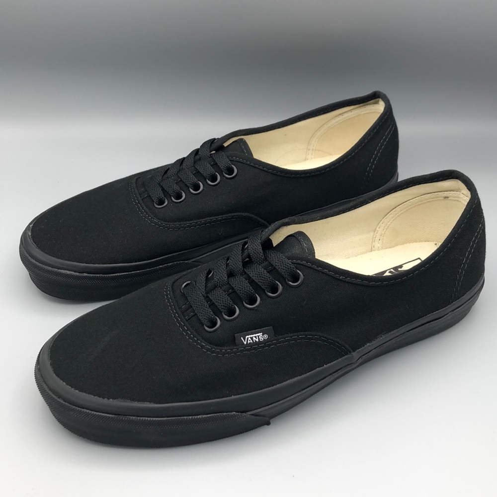 Vans - Authentic - Blk/Blk - Men’s Size 9.0